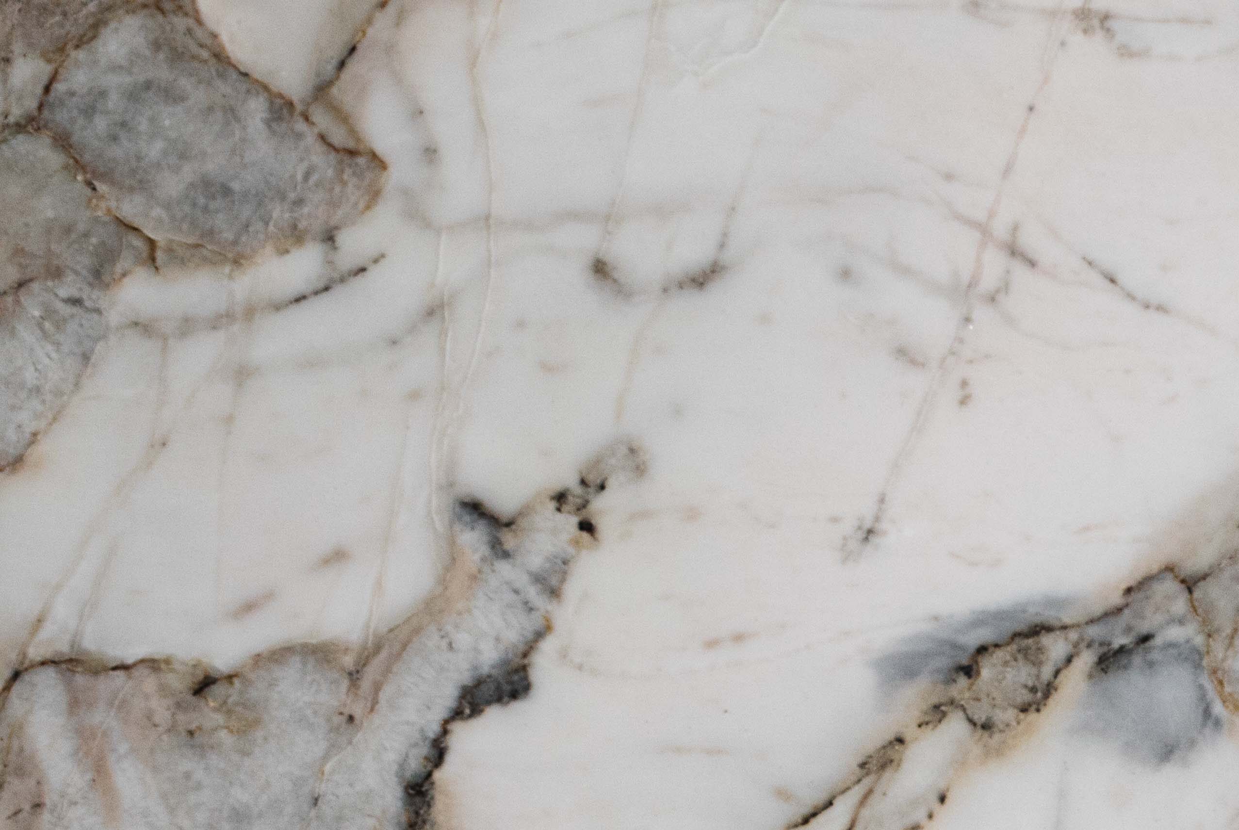 rose gold marble luxurious texture e1729693489361